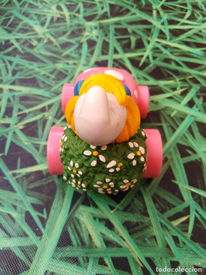 Figuras de goma y PVC: Mu&ntilde;eca goma Pitufina con coche - Foto 5