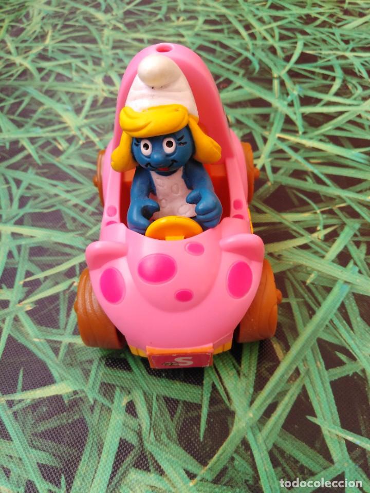 Figuras de goma y PVC: Mu&ntilde;eca goma Pitufina con coche - Foto 1
