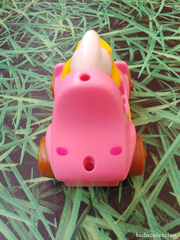 Figuras de goma y PVC: Mu&ntilde;eca goma Pitufina con coche - Foto 4