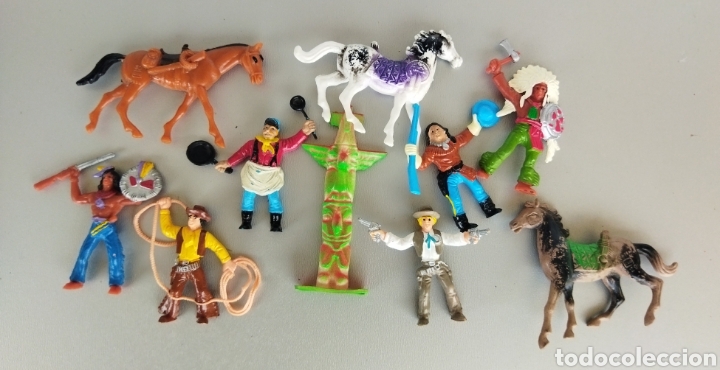 Figuras de goma y PVC: Lote de 10 figuras COMANSIi Indios ,Vaqueros,Totem ,Caballos - Foto 7