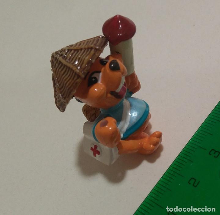 Figure di Gomma e PVC: KINDER CASTOR coleccion CASTORES CHINOS JAPONESES FIGURA MU&Ntilde;ECo mini BOTIQUIN