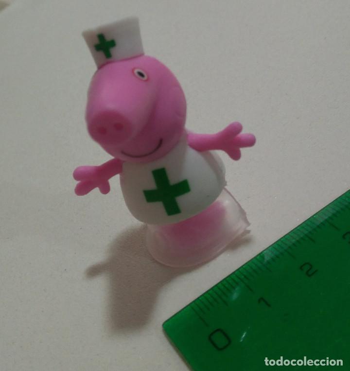 Figuras de Goma y PVC: peppa pig dairy fun natillas pepa mu&ntilde;eco pvc goma ventosa profesiones ats sanitario medico enfermera