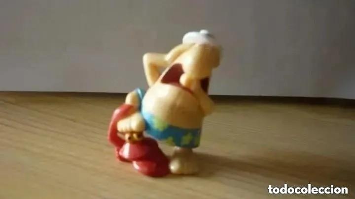 Figuras de goma Kinder: Figura Kinder - En la playa - Foto 1