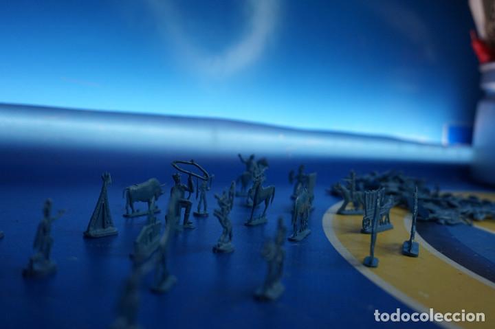 Figuras de goma y PVC: Indios y vaqueros de pl&aacute;stico planos. Montaflex. Montaplex - Foto 5