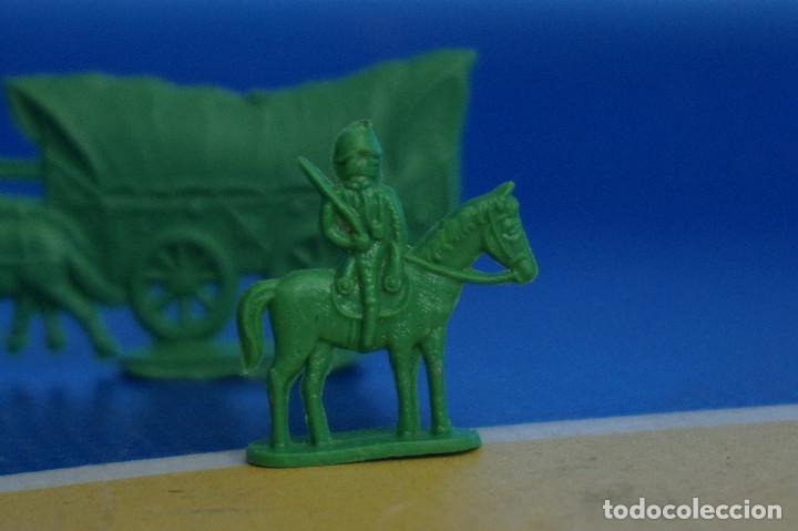 Figuras de goma y PVC: Indios y vaqueros de pl&aacute;stico planos. Montaflex. Montaplex - Foto 7