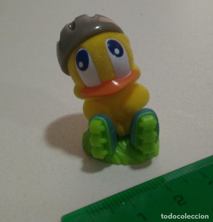 Kinder &Uuml;berraschung: KINDER pollo pascua terciopelo skater mini mu&ntilde;eco pollito figuta figurita mu&ntilde;eco mu&ntilde;equito