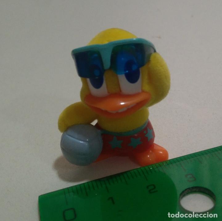 Figuras de Borracha e PVC: KINDER pollo pascua terciopelo mini mu&ntilde;eco pollito figuta figurita mu&ntilde;eco mu&ntilde;equito volley playa
