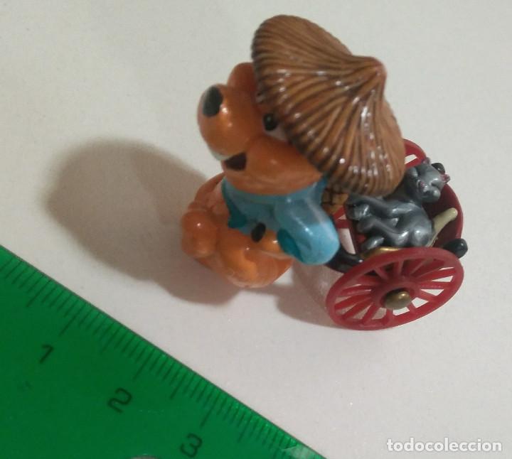 Figuras de Borracha e PVC: KINDER CASTOR coleccion CASTORES CHINOS JAPONESES FIGURA MU&Ntilde;ECo carro gato persa variante