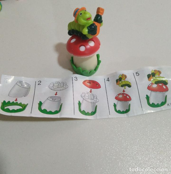 Figuras de Borracha e PVC: BICHO GUSANO SETA GUITARRA K99 99 BPZ PAPEL BICHO SETITA mu&ntilde;eco kinder