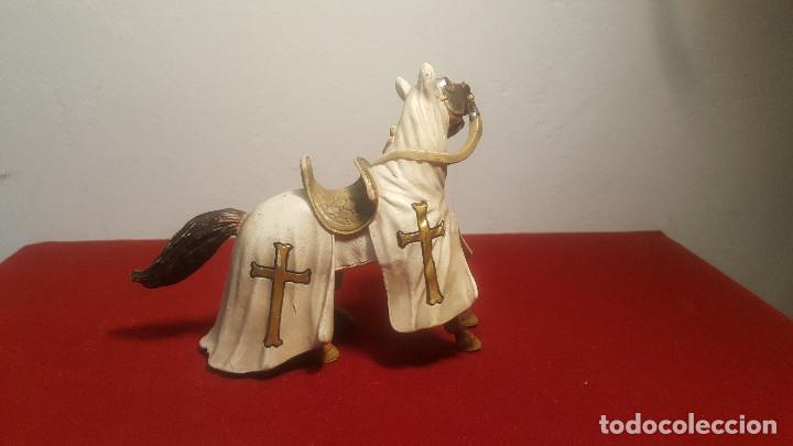 Figuras de goma y PVC: CABALLO TEMPLARIO SCHLEICH - Foto 2