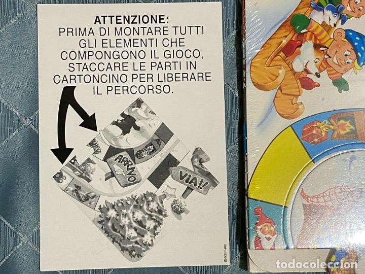 Figuras de Borracha e PVC: Kinder Christmas IL GIOCO DEL TROVAREGALI 2003 - Babbo Natale + slitta + gioco - Kinder