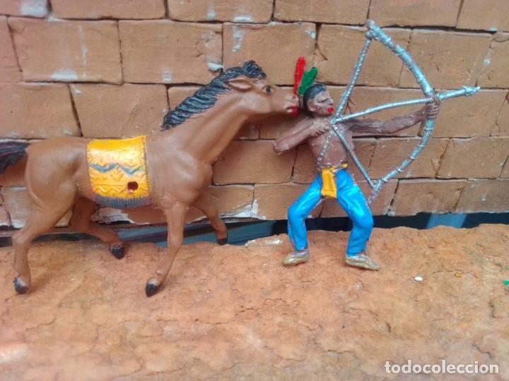 Figuras de goma y PVC: Indio y caballo de comansi - Foto 2
