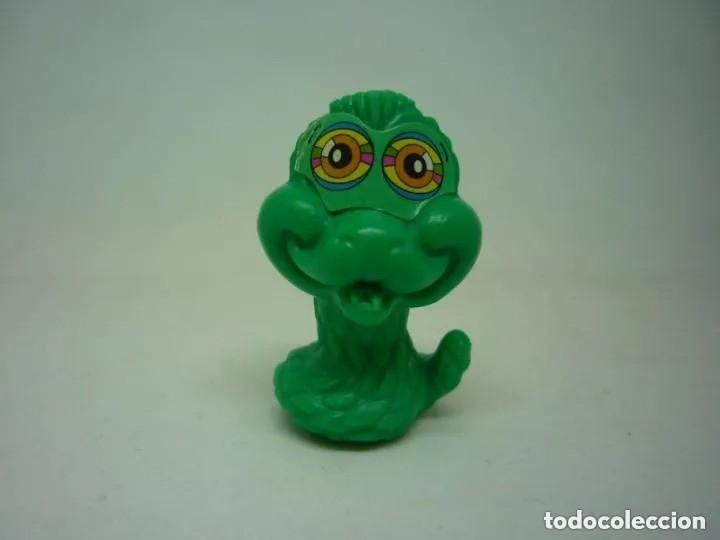 Figuras de goma y PVC: Antiguo capuch&oacute;n de l&aacute;piz