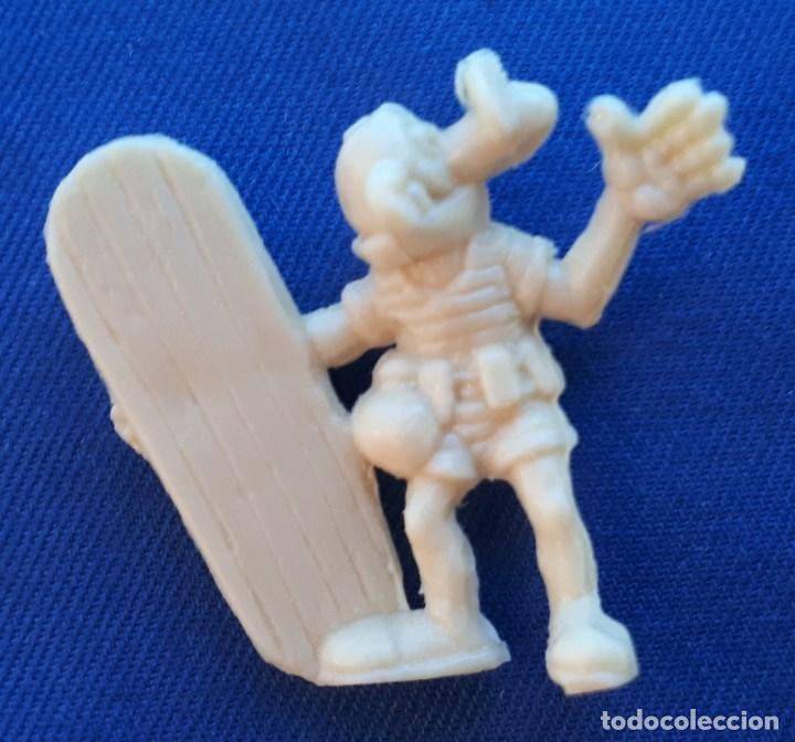 Figuras de goma y PVC: Figura de Mortadelo - Foto 1