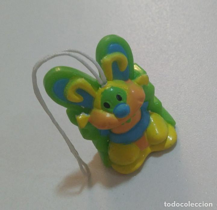 Figuras de Borracha e PVC: figura colgante goma pascua kinder cuerda conejo bunny rabbit animal mu&ntilde;eco figurita mini trebol