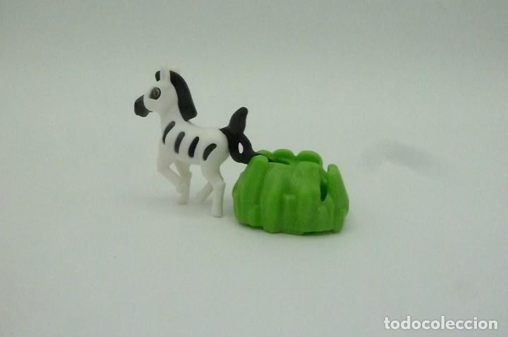 Figuras de goma Kinder: Kinder sorpresa. Cebra - Foto 1