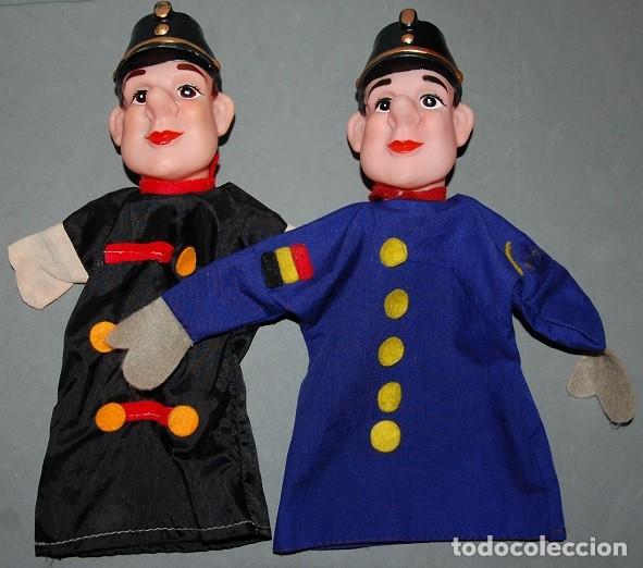 Figuras de Goma y PVC: PAREJA DE MARIONETAS DE MANO POLICIAS GERMANOS A&Ntilde;OS 80