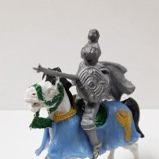 Figuras de Goma y PVC: CABALLERO MEDIEVAL EN TORNEO . REALIZADO POR REIGON . ORIGINAL AÑOS 60. Lote 298533088