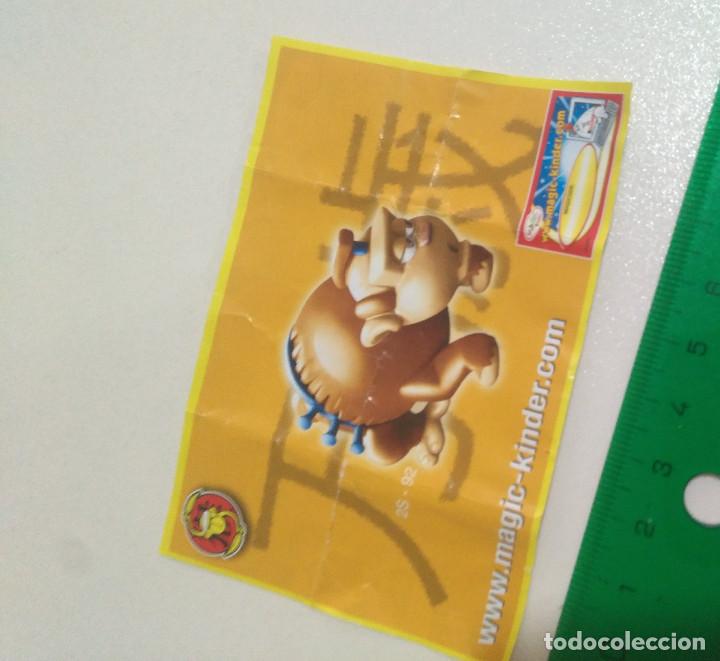 Figurines en Caoutchouc et PVC: solo papel de mono karateca monobloc kinder 2s 92 2 s