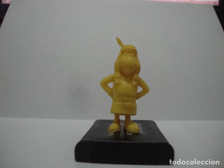 Figuras de goma y PVC: FIGURA DUNKIN INDIO - Foto 1