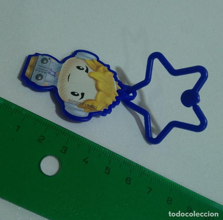 Figuras de Borracha e PVC: figura funko kinder joy 2021 mu&ntilde;eco colgante radio