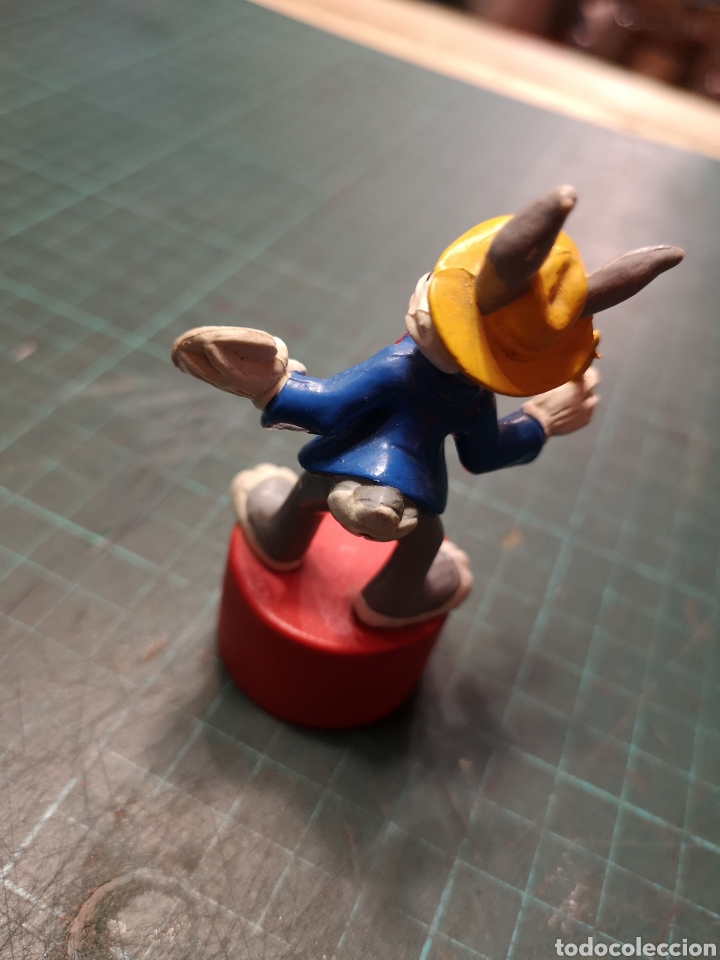 Figuras de goma y PVC: Sacapuntas Bully Bugs Bunny - Foto 5