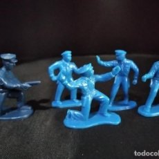 Figuras de Goma y PVC: FUERZAS DEL ORDEN, POLICIA DE GOMA - SOLDADITOS LOTE DE 5 FIGURAS PVC ANTIGUAS DUNKIN.