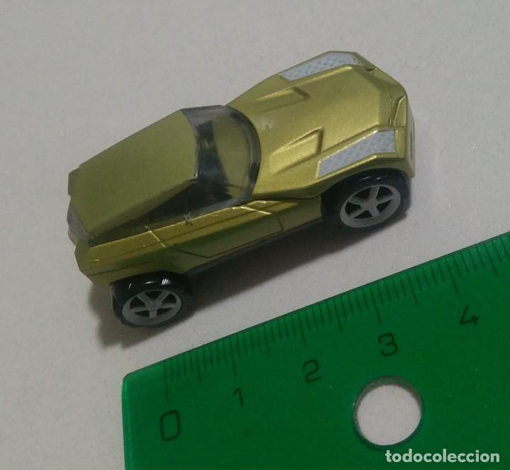 Figuras de Borracha e PVC: coche kinder efecto metalizado vehiculo miniatura escala