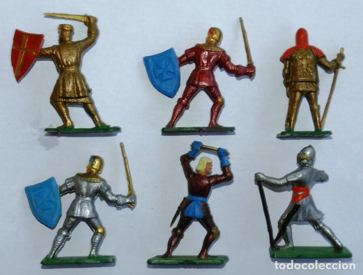Figuras de Goma y PVC: 6 Medievales a pie de Starlux años 60 - Foto 3 - 302089123