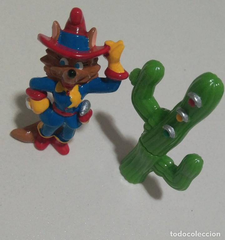 Kinder &Uuml;berraschung: figura motocoyote moto coyote kinder motocicleta policia semaforo