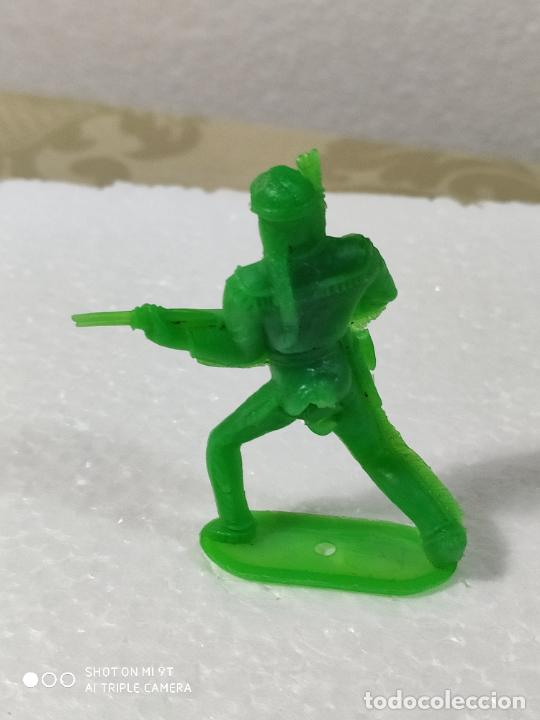 Figuras de goma y PVC: comansi indio con rifle - Foto 2