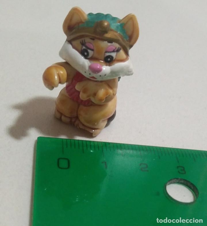 Kinder &Uuml;berraschung: mama gATO EGIPCIO KINDER EGIPTO MU&Ntilde;ECO FIGURA monobloc variante francia