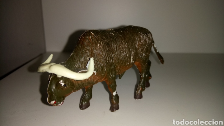 Figuras de goma y PVC: FIGURA DE B&Uacute;FALO CAFRE. - Foto 1