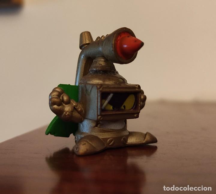 Figuras de goma Kinder: KINDER - M&Aacute;QUINA SOPLETE CON CAPA. - Foto 2