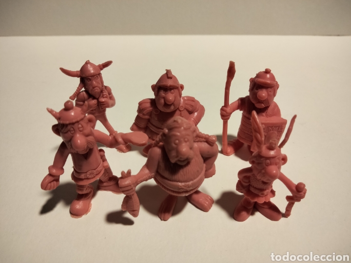 Figuras de goma y PVC: Lote figuras Dunkin Asterix rosa - Foto 1