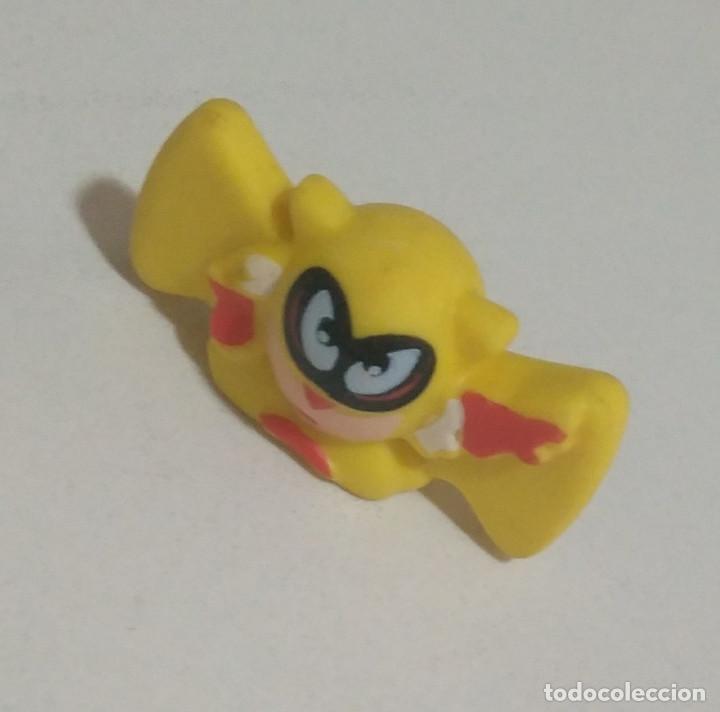 Kinder Figures: kinder mu&ntilde;eco goma amarillo super heroe