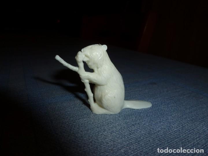 Figuras de goma y PVC: CASTOR 54/60MM. ANIMALES DEL BOSQUE - Foto 1
