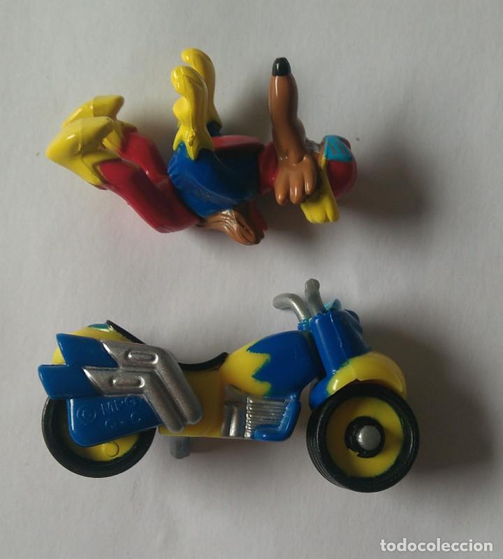 Figuras de Borracha e PVC: figura motocoyote moto speed coyote kinder mu&ntilde;eco miniatura motocicleta