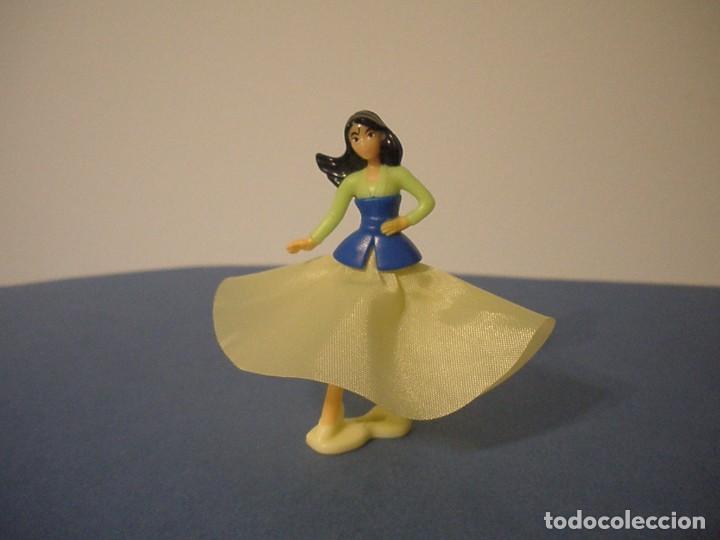 Figure di Gomma e PVC: KINDER 2018 - DISNEY PRINCESS, MULAN - EN-397A.