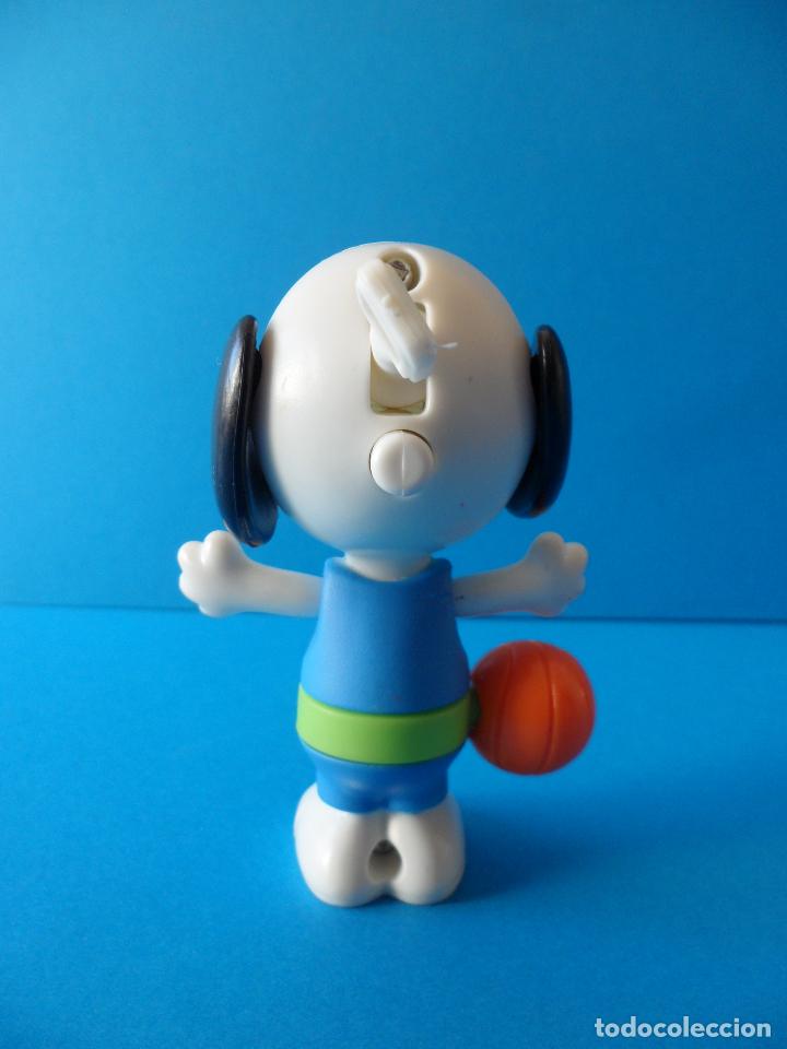 Figuras de goma y PVC: Figuras Snoopy Mcdonalds 2018 - Peanuts - Funcionan - Foto 4