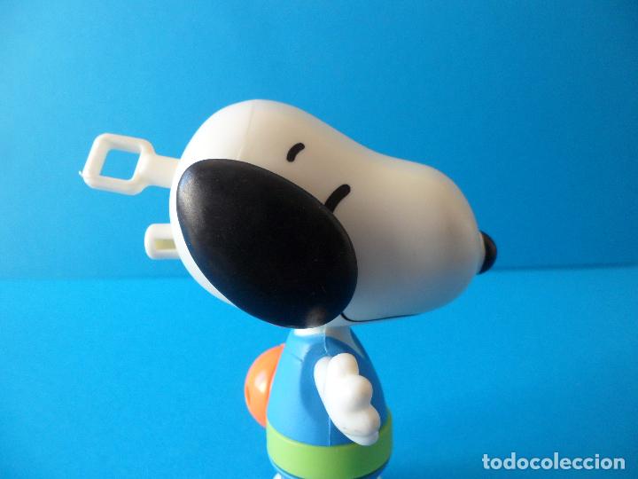 Figuras de goma y PVC: Figuras Snoopy Mcdonalds 2018 - Peanuts - Funcionan - Foto 10