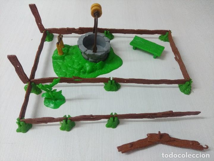Figuras de goma y PVC: POZO Y COMPLEMENTOS PARA PITUFO/PEYO 1980. - Foto 6