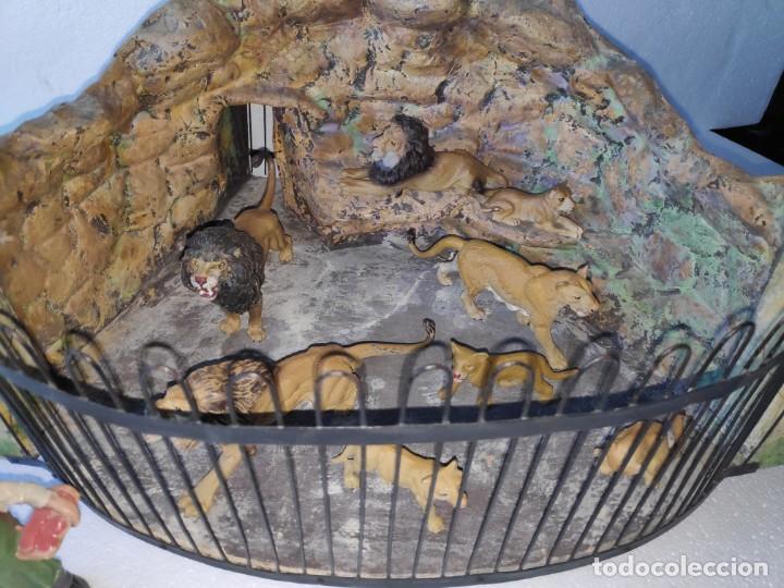 Figuras de goma y PVC: Jaula del Zoo para leones (Elastolin, 1930) - Foto 3