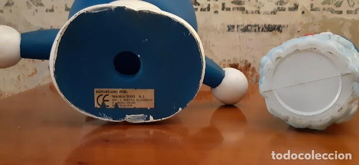 Figuras de goma y PVC: 2 FIGURAS DORAEMON - HUCHA Y FLOTANDO EN EL AGUA - Foto 3