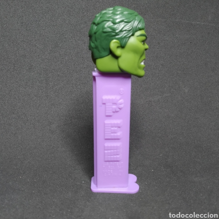 Figuras de goma y PVC dispensador PEZ: Dispensador PEZ HULK de Marvel (China) - Foto 3