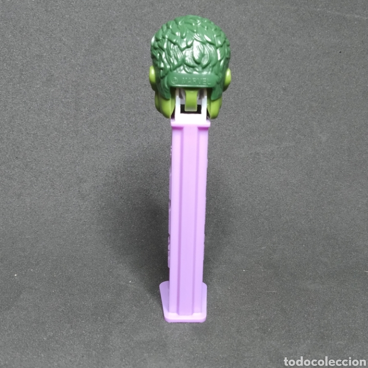 Figuras de goma y PVC dispensador PEZ: Dispensador PEZ HULK de Marvel (China) - Foto 5