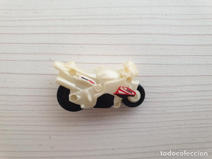 Figuras de goma Kinder: MOTO KINDER CON CUERDA - Foto 2