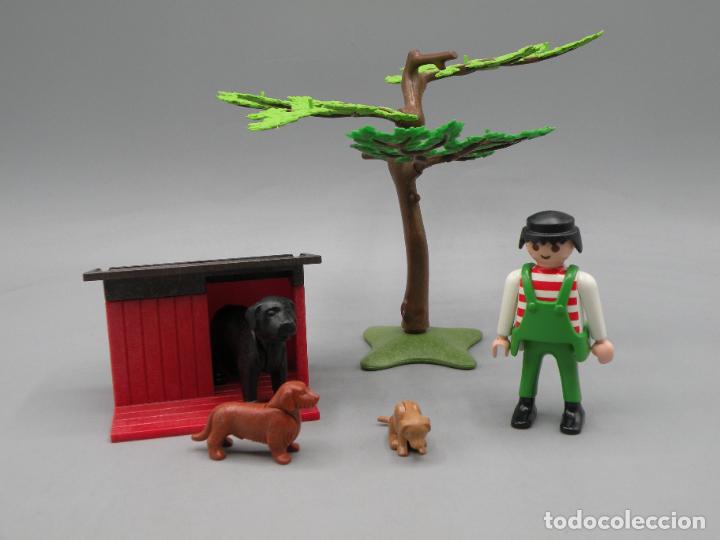 Figure di Gomma e PVC: Playmobil 6134 escenario con perro y figura