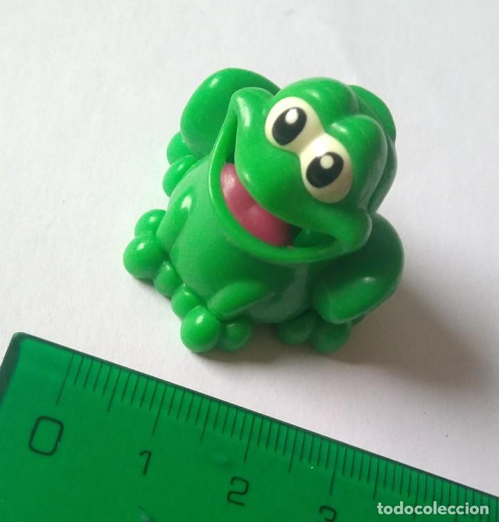 Figurines en Caoutchouc et PVC: animal rana ranita en hoja de nenufar sonido natoons kinder frog