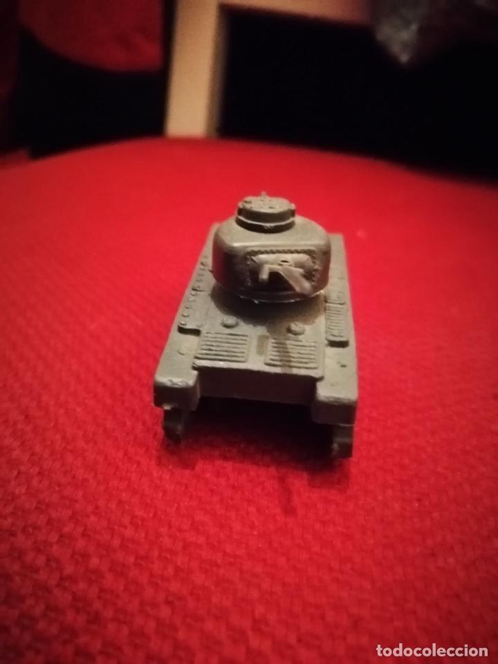 Figuras de goma y PVC: ANTIGUO TANQUE en buen estado - Foto 5